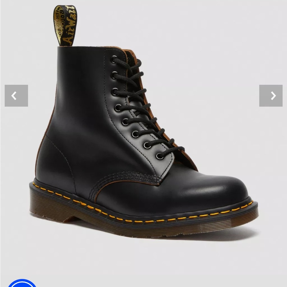 1460 VINTAGE MADE IN ENGLAND LACE UP BOOTS, with box. new, worn once.